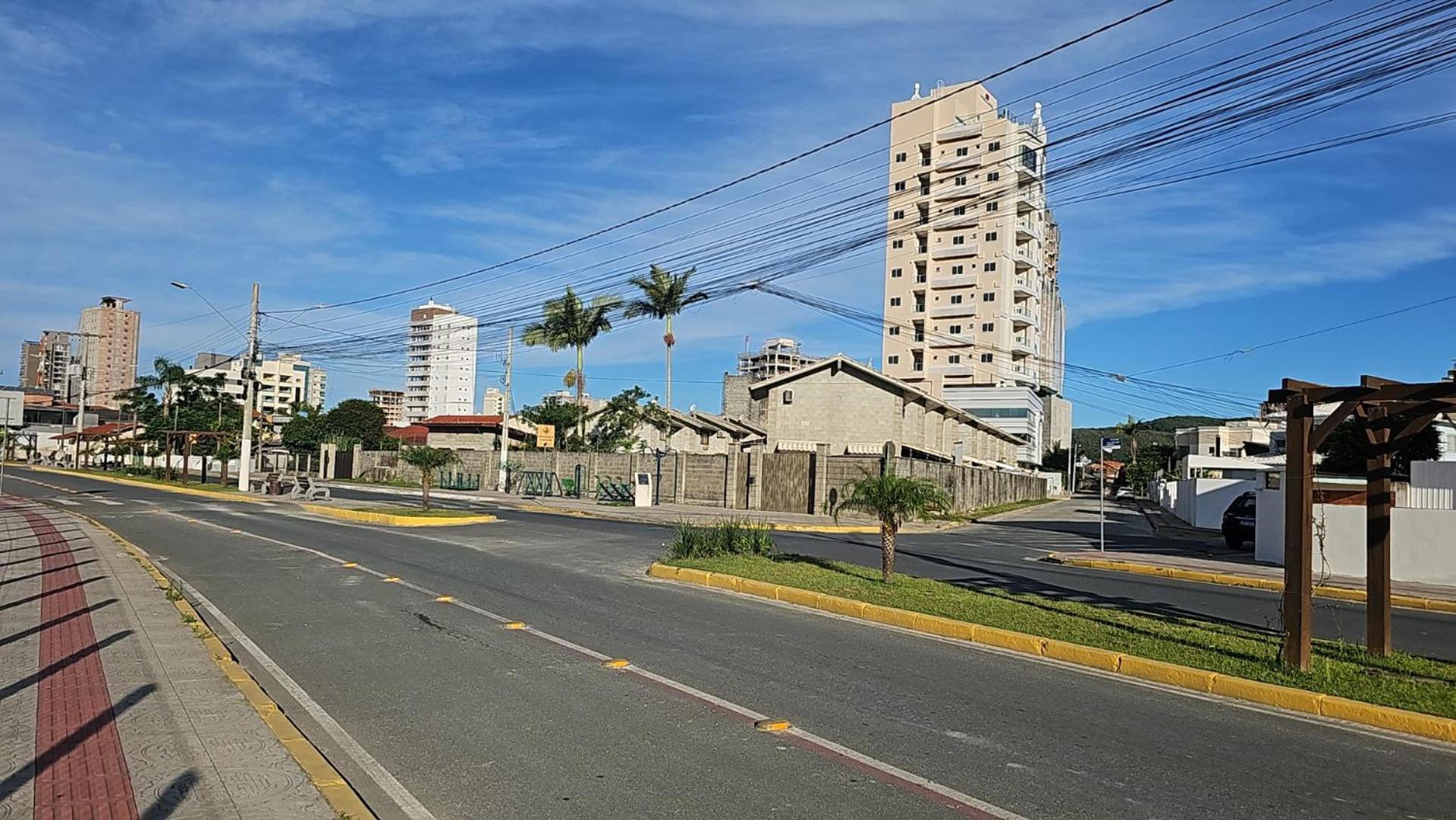 Residencial Hannah - Casa 6 - Porto Belo Sc - Bairro Pereque Kamer foto